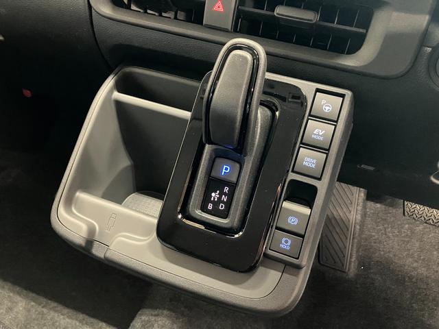 シエンタ ハイブリッドZ 登録済未使用車 F/Rエアロ 新品15AW ディスプレイオーディオプラス パノラマビュー コンフォートPKG パーキングサポートブレーキ トヨタチームメイト ETC2.0 ドライブレコーダー(28枚目)
