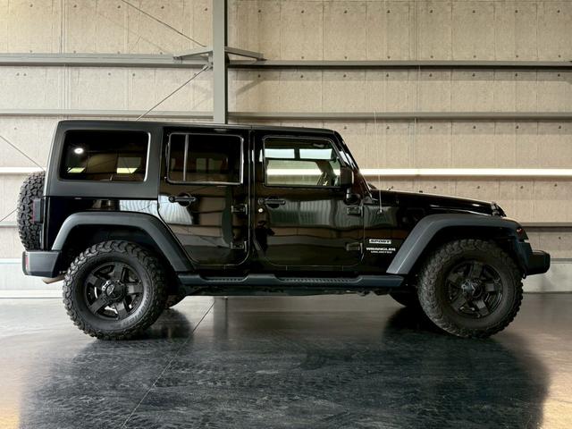 ジープ・ラングラーアンリミテッド スポーツ 後期 ロックスター17インチアルミ ナビ バックカメラ サイドカメラ Bluetooth フルセグTV 後席モニター クルーズコントロール ドライブレコーダー ETC オートエアコン(10枚目)