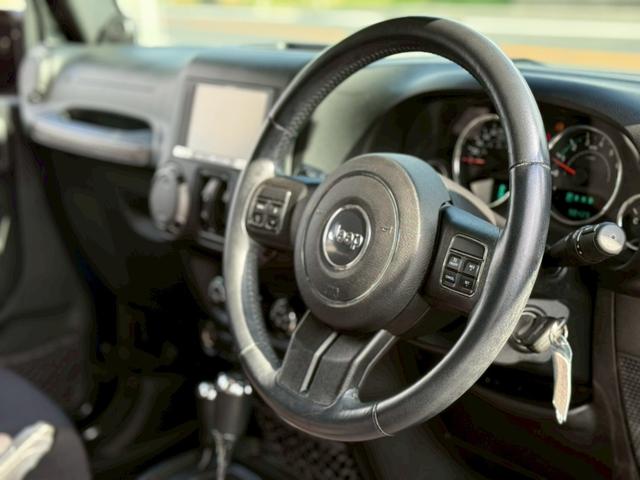 ジープ・ラングラーアンリミテッド スポーツ 後期 ロックスター17インチアルミ ナビ バックカメラ サイドカメラ Bluetooth フルセグTV 後席モニター クルーズコントロール ドライブレコーダー ETC オートエアコン(15枚目)