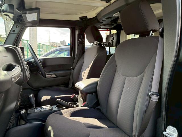 ジープ・ラングラーアンリミテッド スポーツ 後期 ロックスター17インチアルミ ナビ バックカメラ サイドカメラ Bluetooth フルセグTV 後席モニター クルーズコントロール ドライブレコーダー ETC オートエアコン(20枚目)