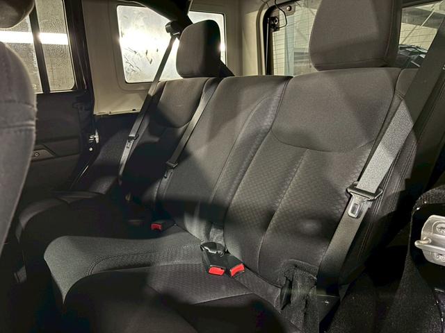 ジープ・ラングラーアンリミテッド スポーツ 後期 ロックスター17インチアルミ ナビ バックカメラ サイドカメラ Bluetooth フルセグTV 後席モニター クルーズコントロール ドライブレコーダー ETC オートエアコン(21枚目)