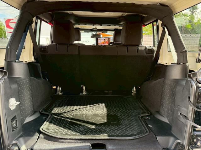 ジープ・ラングラーアンリミテッド スポーツ 後期 ロックスター17インチアルミ ナビ バックカメラ サイドカメラ Bluetooth フルセグTV 後席モニター クルーズコントロール ドライブレコーダー ETC オートエアコン(22枚目)