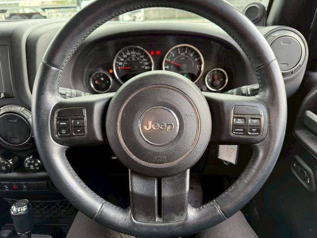 ジープ・ラングラーアンリミテッド スポーツ 後期 ロックスター17インチアルミ ナビ バックカメラ サイドカメラ Bluetooth フルセグTV 後席モニター クルーズコントロール ドライブレコーダー ETC オートエアコン(29枚目)