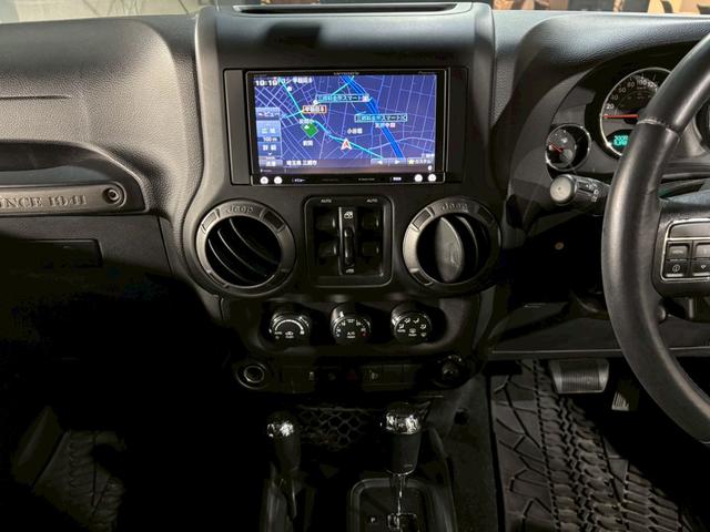 ジープ・ラングラーアンリミテッド スポーツ 後期 ロックスター17インチアルミ ナビ バックカメラ サイドカメラ Bluetooth フルセグTV 後席モニター クルーズコントロール ドライブレコーダー ETC オートエアコン(34枚目)