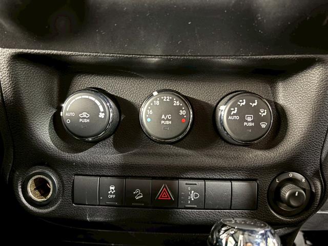 ジープ・ラングラーアンリミテッド スポーツ 後期 ロックスター17インチアルミ ナビ バックカメラ サイドカメラ Bluetooth フルセグTV 後席モニター クルーズコントロール ドライブレコーダー ETC オートエアコン(36枚目)