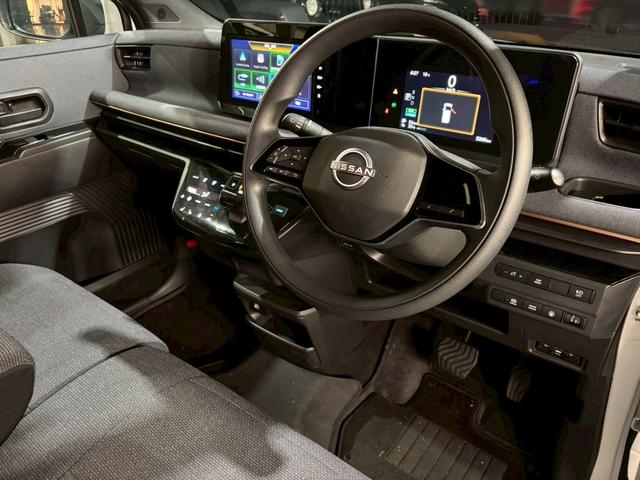 サクラ Ｘ　ＥＶ　アラウンドビューモニター　アップルカープレイ　ＬＥＤヘッドライト　スマートキープッシュスタート　純正アルミホイール（2枚目）