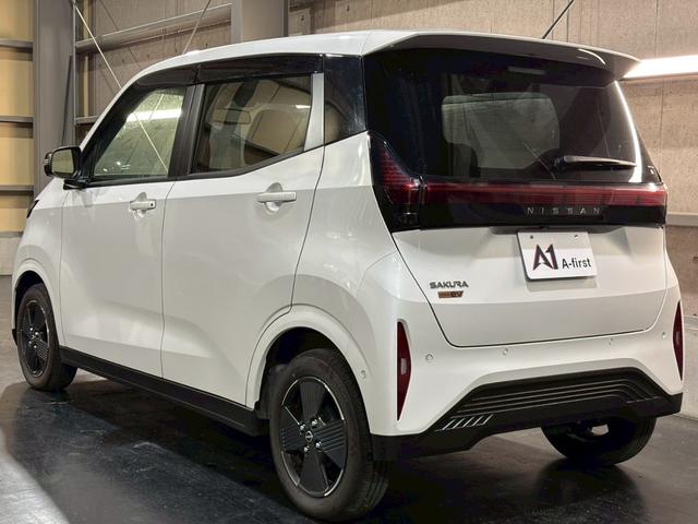 サクラ Ｘ　ＥＶ　アラウンドビューモニター　アップルカープレイ　ＬＥＤヘッドライト　スマートキープッシュスタート　純正アルミホイール（13枚目）