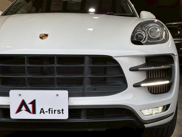 マカン マカン ターボ ツインターボ 純正ナビ TV バックカメラ オートライト Bluetooth 赤フルレザーシート アイドリングストップ ETC パドルシフト クルーズコントロール パワーシート 純正20インチアルミ(4枚目)