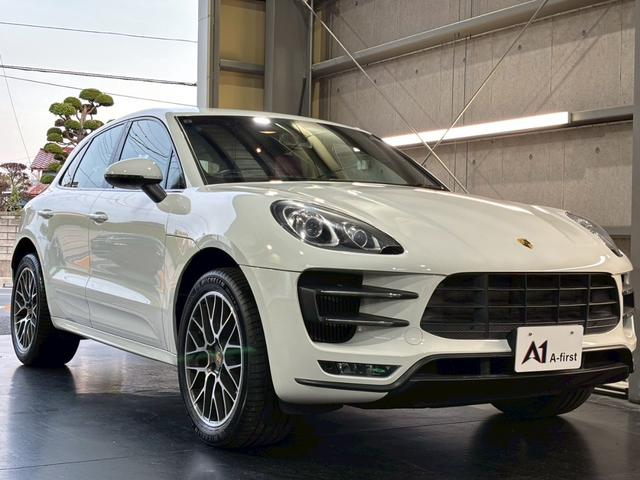 マカン マカン ターボ ツインターボ 純正ナビ TV バックカメラ オートライト Bluetooth 赤フルレザーシート アイドリングストップ ETC パドルシフト クルーズコントロール パワーシート 純正20インチアルミ(9枚目)