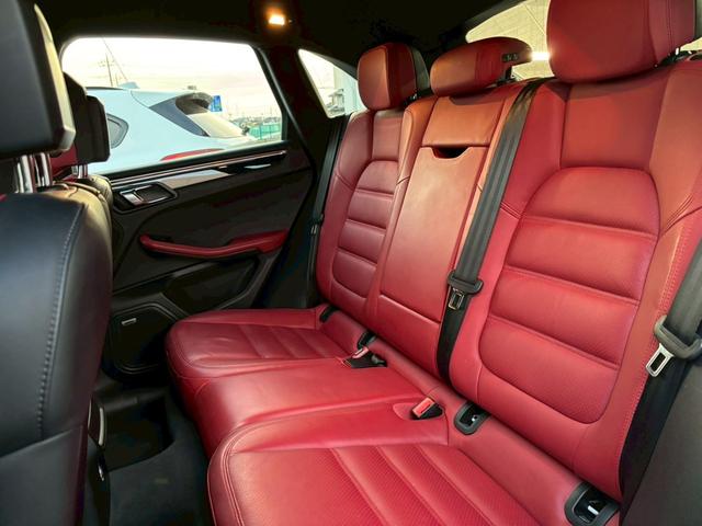 マカン マカン ターボ ツインターボ 純正ナビ TV バックカメラ オートライト Bluetooth 赤フルレザーシート アイドリングストップ ETC パドルシフト クルーズコントロール パワーシート 純正20インチアルミ(21枚目)