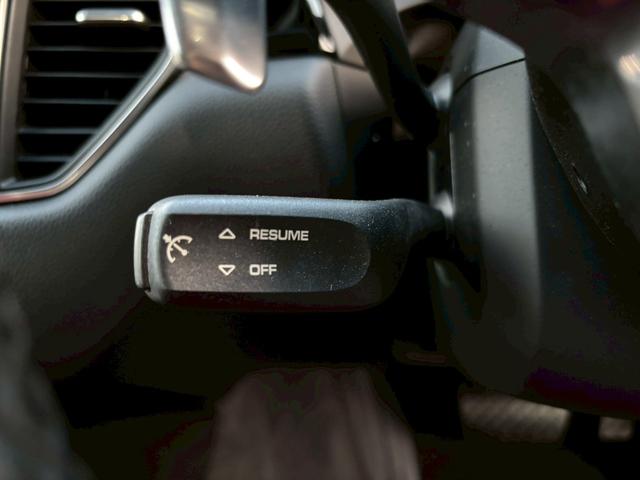 マカン マカン ターボ ツインターボ 純正ナビ TV バックカメラ オートライト Bluetooth 赤フルレザーシート アイドリングストップ ETC パドルシフト クルーズコントロール パワーシート 純正20インチアルミ(29枚目)