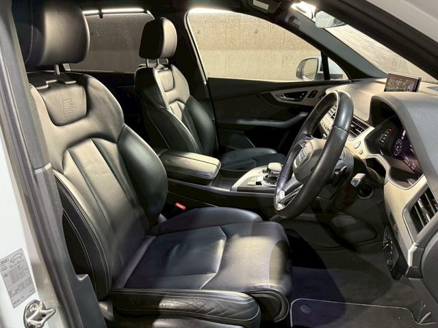 Ｑ７ ２．０ＴＦＳＩクワトロＳラインパッケージ　純正ナビ　全方位モニター　フルセグＴＶ　パワーシート　シートヒーター　ＥＴＣ　ＬＥＤヘッドライト　アダプティブクルーズクルーズコントロール　パワーバックドア　純正２０インチアルミ（16枚目）