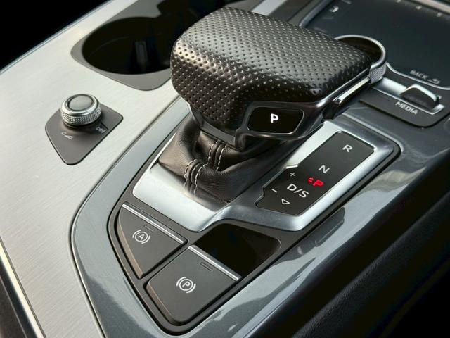 Ｑ７ ２．０ＴＦＳＩクワトロＳラインパッケージ　純正ナビ　全方位モニター　フルセグＴＶ　パワーシート　シートヒーター　ＥＴＣ　ＬＥＤヘッドライト　アダプティブクルーズクルーズコントロール　パワーバックドア　純正２０インチアルミ（35枚目）