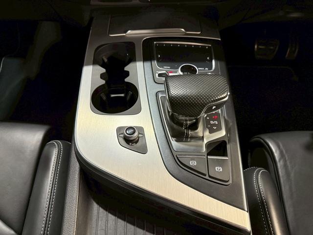 Ｑ７ ２．０ＴＦＳＩクワトロＳラインパッケージ　純正ナビ　全方位モニター　フルセグＴＶ　パワーシート　シートヒーター　ＥＴＣ　ＬＥＤヘッドライト　アダプティブクルーズクルーズコントロール　パワーバックドア　純正２０インチアルミ（37枚目）