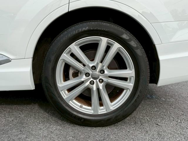 Ｑ７ ２．０ＴＦＳＩクワトロＳラインパッケージ　純正ナビ　全方位モニター　フルセグＴＶ　パワーシート　シートヒーター　ＥＴＣ　ＬＥＤヘッドライト　アダプティブクルーズクルーズコントロール　パワーバックドア　純正２０インチアルミ（46枚目）