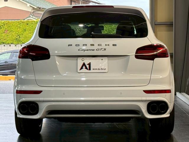 カイエン ＧＴＳ　後期　パノラマルーフ　スポーツクロノ　ＢＯＳＥ　黒ハーフレザーシート　Ｂｌｕｅｔｏｏｔｈ　ＴＶ　前後ドラレコ　ＬＥＤヘッドライト　バックカメラ　クルコン　電動リアゲート　２０インチアルミホイール　禁煙（12枚目）