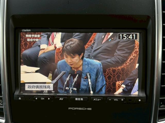 カイエン ＧＴＳ　後期　パノラマルーフ　スポーツクロノ　ＢＯＳＥ　黒ハーフレザーシート　Ｂｌｕｅｔｏｏｔｈ　ＴＶ　前後ドラレコ　ＬＥＤヘッドライト　バックカメラ　クルコン　電動リアゲート　２０インチアルミホイール　禁煙（28枚目）