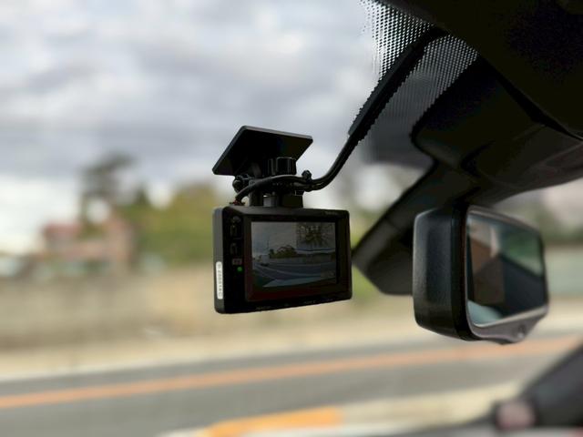 カイエン ＧＴＳ　後期　パノラマルーフ　スポーツクロノ　ＢＯＳＥ　黒ハーフレザーシート　Ｂｌｕｅｔｏｏｔｈ　ＴＶ　前後ドラレコ　ＬＥＤヘッドライト　バックカメラ　クルコン　電動リアゲート　２０インチアルミホイール　禁煙（41枚目）