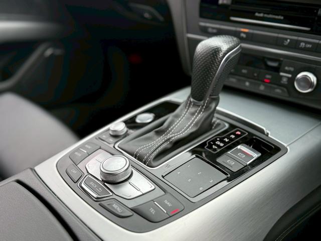 Ａ７スポーツバック ２．０ＴＦＳＩクワトロ　Ｓラインパッケージ　後期型　純正ナビ　ＴＶ　バックカメラ　マトリクスＬＥＤヘッドランプ　アシスタンスパッケージ　２０インチアルミホイール　アダプティブクルーズコントロール　クリアランスソナー　Ｂｌｕｅｔｏｏｔｈ（31枚目）