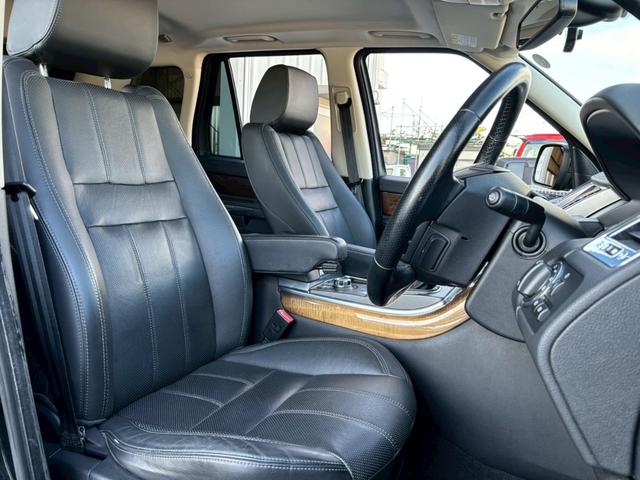 レンジローバースポーツ プレミアムパッケージ　純正ナビ　黒革シート　バックカメラ　フロントカメラ　サイドカメラ　ＴＶ　ｈａｒｍａｎ／ｋａｒｄｏｎ　クルーズコントロール　パワーシート　シートヒーター　ステアリングヒーター　純正２０インチアルミ（18枚目）