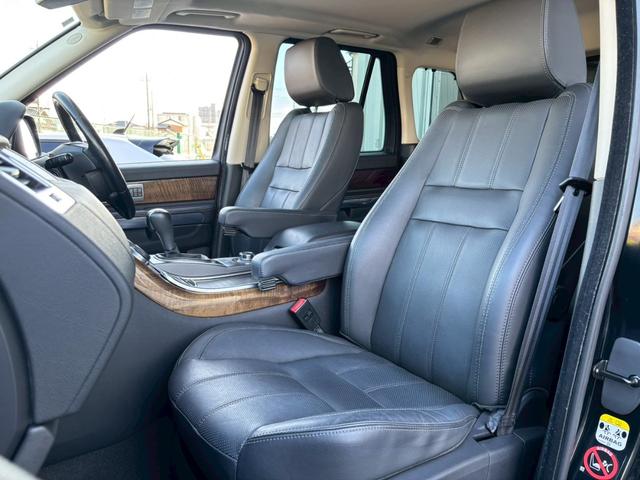 レンジローバースポーツ プレミアムパッケージ　純正ナビ　黒革シート　バックカメラ　フロントカメラ　サイドカメラ　ＴＶ　ｈａｒｍａｎ／ｋａｒｄｏｎ　クルーズコントロール　パワーシート　シートヒーター　ステアリングヒーター　純正２０インチアルミ（20枚目）