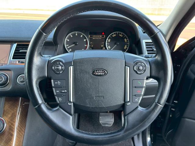 レンジローバースポーツ プレミアムパッケージ　純正ナビ　黒革シート　バックカメラ　フロントカメラ　サイドカメラ　ＴＶ　ｈａｒｍａｎ／ｋａｒｄｏｎ　クルーズコントロール　パワーシート　シートヒーター　ステアリングヒーター　純正２０インチアルミ（24枚目）