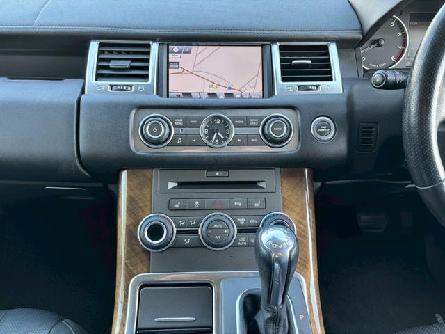 レンジローバースポーツ プレミアムパッケージ　純正ナビ　黒革シート　バックカメラ　フロントカメラ　サイドカメラ　ＴＶ　ｈａｒｍａｎ／ｋａｒｄｏｎ　クルーズコントロール　パワーシート　シートヒーター　ステアリングヒーター　純正２０インチアルミ（29枚目）