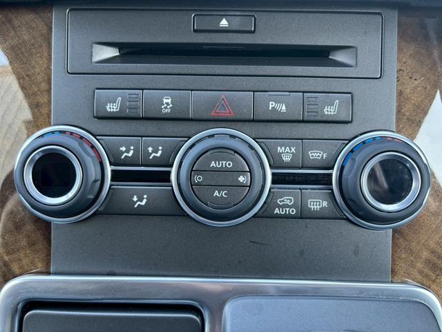 レンジローバースポーツ プレミアムパッケージ　純正ナビ　黒革シート　バックカメラ　フロントカメラ　サイドカメラ　ＴＶ　ｈａｒｍａｎ／ｋａｒｄｏｎ　クルーズコントロール　パワーシート　シートヒーター　ステアリングヒーター　純正２０インチアルミ（34枚目）