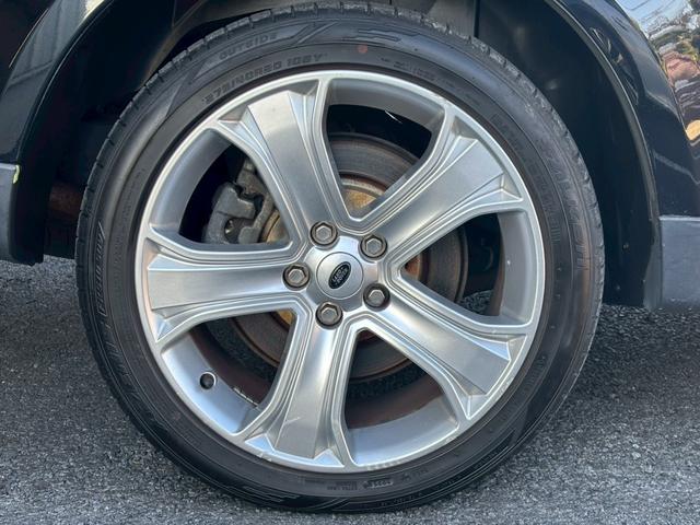 レンジローバースポーツ プレミアムパッケージ　純正ナビ　黒革シート　バックカメラ　フロントカメラ　サイドカメラ　ＴＶ　ｈａｒｍａｎ／ｋａｒｄｏｎ　クルーズコントロール　パワーシート　シートヒーター　ステアリングヒーター　純正２０インチアルミ（53枚目）