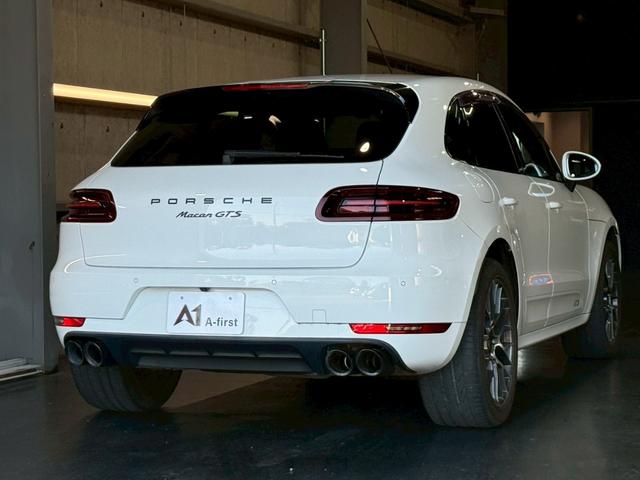 マカン マカンＧＴＳ　スポーツクロノパッケージ　スパイダーアルミホイール　純正ナビ　フルセグＴＶ　３６０度カメラ　ドライブレコーダー　ＬＥＤライト　電動ゲート　衝突軽減ブレーキ　シートヒーター　コーナーセンサー　禁煙車（11枚目）