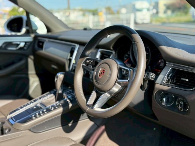 マカン マカンＧＴＳ　スポーツクロノパッケージ　スパイダーアルミホイール　純正ナビ　フルセグＴＶ　３６０度カメラ　ドライブレコーダー　ＬＥＤライト　電動ゲート　衝突軽減ブレーキ　シートヒーター　コーナーセンサー　禁煙車（15枚目）