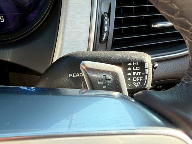 マカン マカンＧＴＳ　スポーツクロノパッケージ　スパイダーアルミホイール　純正ナビ　フルセグＴＶ　３６０度カメラ　ドライブレコーダー　ＬＥＤライト　電動ゲート　衝突軽減ブレーキ　シートヒーター　コーナーセンサー　禁煙車（28枚目）