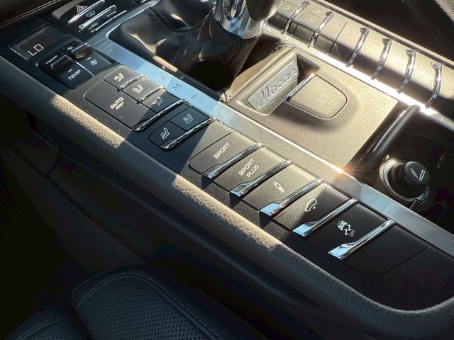 マカン マカンＧＴＳ　スポーツクロノパッケージ　スパイダーアルミホイール　純正ナビ　フルセグＴＶ　３６０度カメラ　ドライブレコーダー　ＬＥＤライト　電動ゲート　衝突軽減ブレーキ　シートヒーター　コーナーセンサー　禁煙車（39枚目）