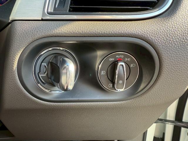 マカン マカンＧＴＳ　スポーツクロノパッケージ　スパイダーアルミホイール　純正ナビ　フルセグＴＶ　３６０度カメラ　ドライブレコーダー　ＬＥＤライト　電動ゲート　衝突軽減ブレーキ　シートヒーター　コーナーセンサー　禁煙車（40枚目）