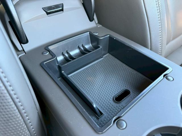 マカン マカンＧＴＳ　スポーツクロノパッケージ　スパイダーアルミホイール　純正ナビ　フルセグＴＶ　３６０度カメラ　ドライブレコーダー　ＬＥＤライト　電動ゲート　衝突軽減ブレーキ　シートヒーター　コーナーセンサー　禁煙車（46枚目）