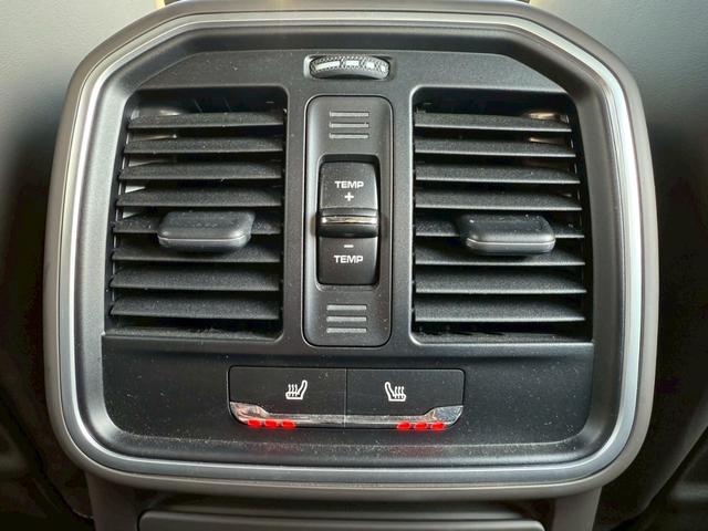 マカン マカンＧＴＳ　スポーツクロノパッケージ　スパイダーアルミホイール　純正ナビ　フルセグＴＶ　３６０度カメラ　ドライブレコーダー　ＬＥＤライト　電動ゲート　衝突軽減ブレーキ　シートヒーター　コーナーセンサー　禁煙車（48枚目）