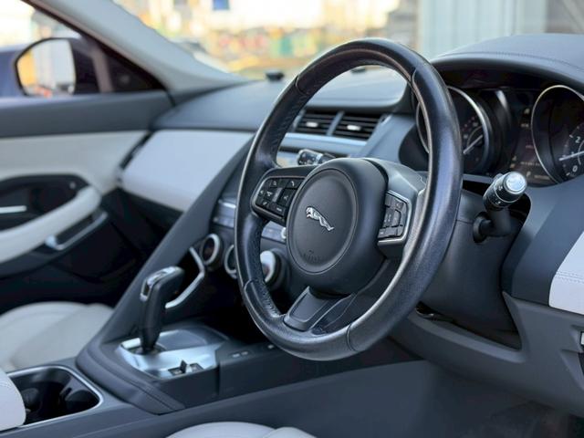 Eペイス S 250PS 純正ナビ 360度カメラ TV クルーズコントロール パワーバックドア ブラインドスポットアシスト パワーシート アダクティブクルーズコントロール 純正19インチアルミ スマートキープッシュスタート(2枚目)