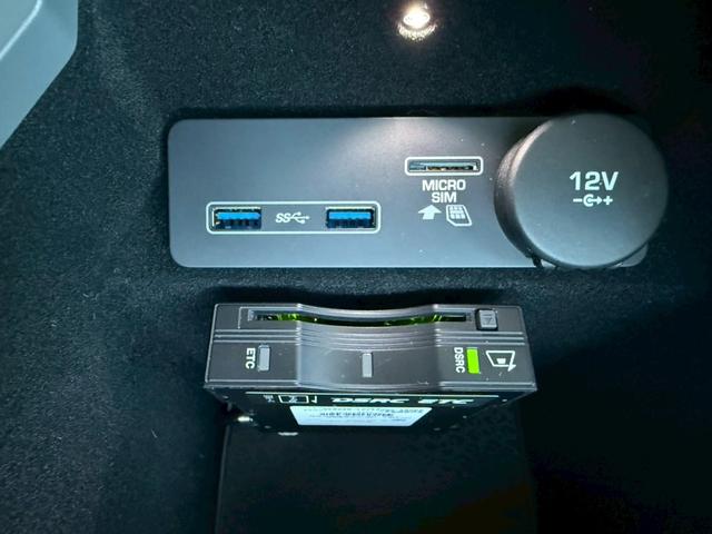 Eペイス S 250PS 純正ナビ 360度カメラ TV クルーズコントロール パワーバックドア ブラインドスポットアシスト パワーシート アダクティブクルーズコントロール 純正19インチアルミ スマートキープッシュスタート(39枚目)