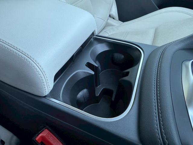 Eペイス S 250PS 純正ナビ 360度カメラ TV クルーズコントロール パワーバックドア ブラインドスポットアシスト パワーシート アダクティブクルーズコントロール 純正19インチアルミ スマートキープッシュスタート(40枚目)