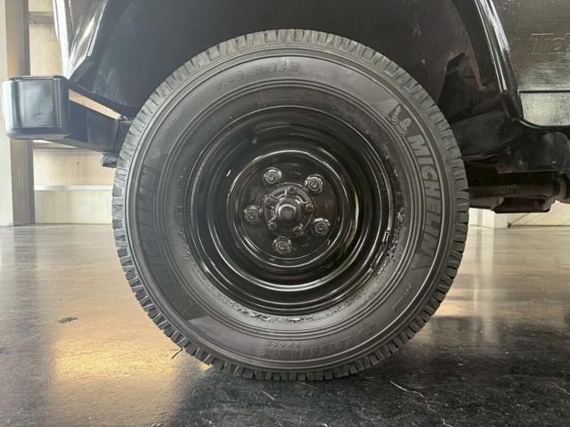 ディフェンダー １１０ＳＥ　５速ＭＴ　パワーステアリング　ＡＢＳ　ＥＴＣ　ＮＯＸ．ＰＭ適合車（6枚目）