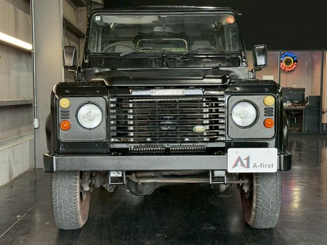 ディフェンダー １１０ＳＥ　５速ＭＴ　パワーステアリング　ＡＢＳ　ＥＴＣ　ＮＯＸ．ＰＭ適合車（8枚目）