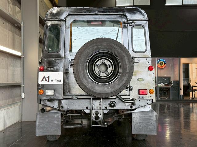 ディフェンダー １１０ＳＥ　５速ＭＴ　パワーステアリング　ＡＢＳ　ＥＴＣ　ＮＯＸ．ＰＭ適合車（12枚目）