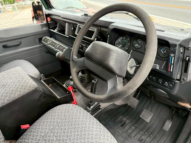 ディフェンダー １１０ＳＥ　５速ＭＴ　パワーステアリング　ＡＢＳ　ＥＴＣ　ＮＯＸ．ＰＭ適合車（15枚目）