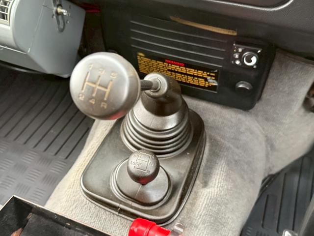 ディフェンダー １１０ＳＥ　５速ＭＴ　パワーステアリング　ＡＢＳ　ＥＴＣ　ＮＯＸ．ＰＭ適合車（28枚目）