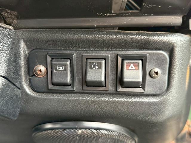 ディフェンダー １１０ＳＥ　５速ＭＴ　パワーステアリング　ＡＢＳ　ＥＴＣ　ＮＯＸ．ＰＭ適合車（32枚目）