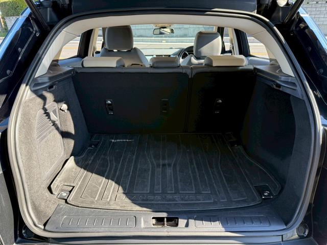 レンジローバーイヴォーク SEプラス 本革シート 純正ナビ 全方位カメラ フルセグTV シートヒーター スマートキープッシュスタート MERIDIANサウンドシステム パワーバックドア Bluetooth ETC 純正18インチアルミ(21枚目)