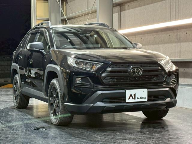 RAV4 アドベンチャー オフロードパッケージII 純正10.5インチナビ パノラミックビューモニター 前席パワーシート シートヒーター シートエアコン デジタルインナーミラー パワーバックドア Bluetooth フルセグTV 純正18インチアルミ(9枚目)