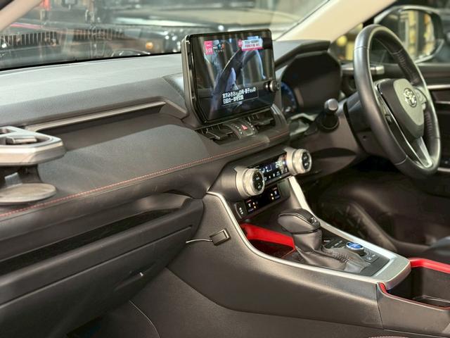 RAV4 アドベンチャー オフロードパッケージII 純正10.5インチナビ パノラミックビューモニター 前席パワーシート シートヒーター シートエアコン デジタルインナーミラー パワーバックドア Bluetooth フルセグTV 純正18インチアルミ(18枚目)