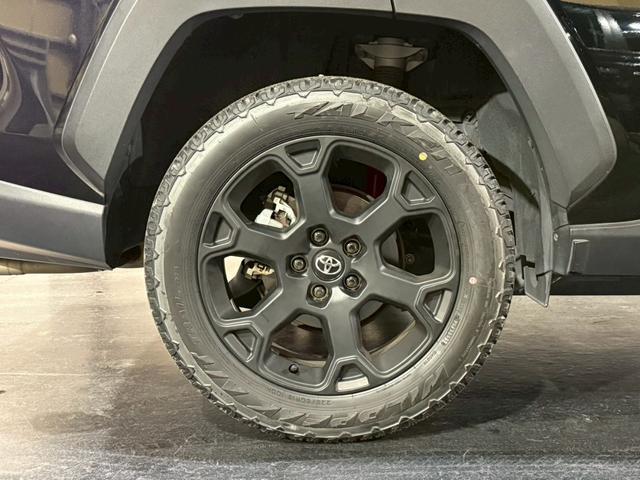 RAV4 アドベンチャー オフロードパッケージII 純正10.5インチナビ パノラミックビューモニター 前席パワーシート シートヒーター シートエアコン デジタルインナーミラー パワーバックドア Bluetooth フルセグTV 純正18インチアルミ(53枚目)