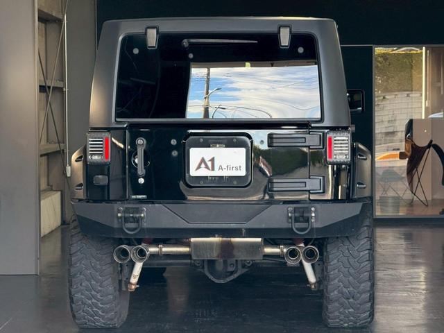 ジープ・ラングラーアンリミテッド スポーツ　リフトアップ　２０インチアルミホイール　クルーズコントロール　ディスプレイオーディオ　バックカメラ　ＥＴＣ　ダウンヒルアシストコントロール　オートエアコン　Ｂｌｕｅｔｏｏｔｈオーディオ（12枚目）